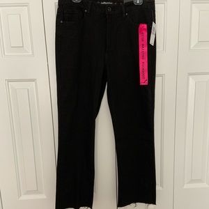 Dollhouse Highwaisted Kickboot jeans